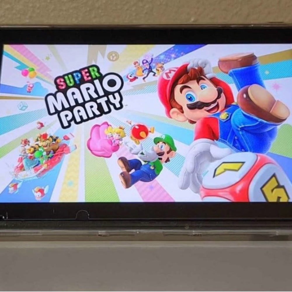 Nintendo Switch Bundle - Picture 3 of 7